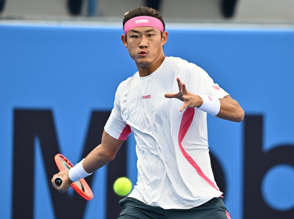 主优化词：塞维利亚客场几百强敌，表现出色